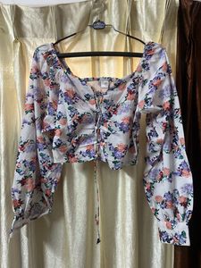 Cute Floral Print Top / Size S