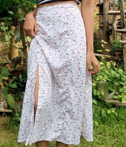 Floral Slit Cut Skirt 🦢