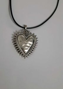 Vintage Sacred Heart Necklace ❤