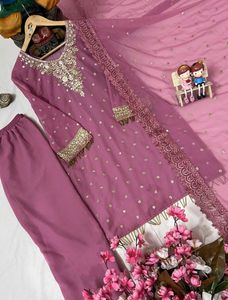 New Stayle Beautiful Women Dress Inpoted Pakistani
