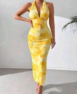 yellow backless dresss💓
