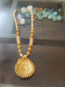 Elegant Gold Tone Necklace &amp; Earring Set