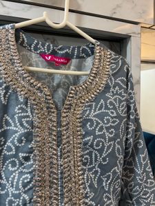 Elegant Embroidered Kurti Set