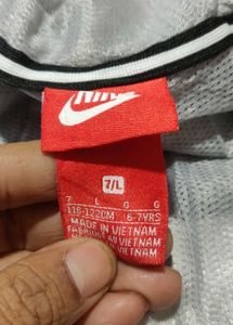 Nike Jecket Size 6/7 Years Boy