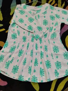 Floral Print Cotton Top🤍🍀