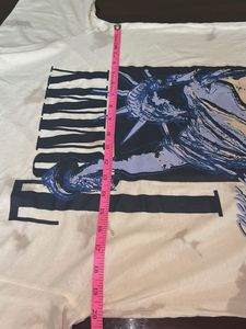 Tommy Hilfiger Graphic Tee … it’s brand new