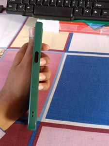 Realme 8 5G back cover.