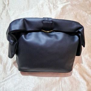 Myglamm Black Bow Handbag 👜