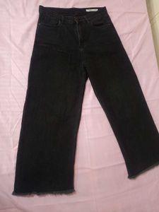 Black Wide Leg Cropped Jeans