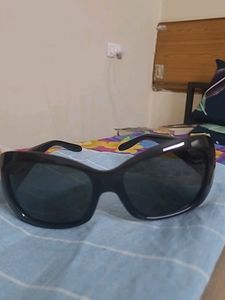 Vogue Original Goggles, Available With Box
