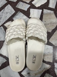 Zudio Slippers
