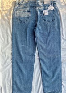 NEW WITH TAG Light Wash Denim Jeans
