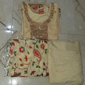 Embroiderd Lemon Yellow Suit