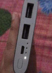 new Samsung original power bank 10000 fast charge battery pack [power bank] RSDR9 MODEL : EB - P1100B MADE IN INDIA