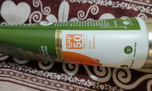 LOTUS Botanicals Sunscreen SPF 50 PA+++