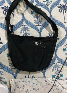 Savana Black Sling Bag