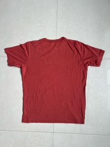 Uniqlo Red Crew Neck T-Shirt - Size M