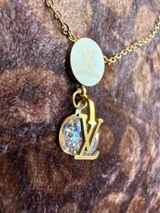 Lv High Quality Neck Piece