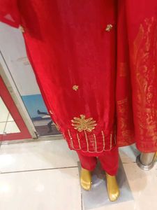 Red Embroidered Kurta Set L size