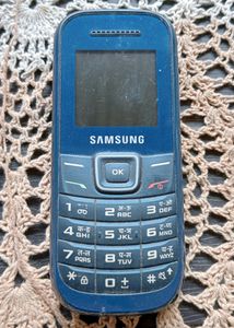 Samsung Keypad Phone With Charger.