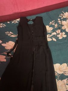 Black Sleeveless Dress