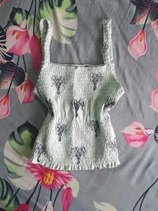Smocked Crop Top☁️☄️⚕️✨