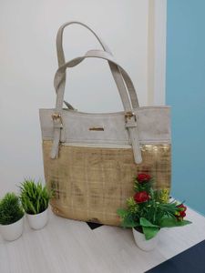 Glamazon Women&#39;s Leather Tote Bag(Golden).