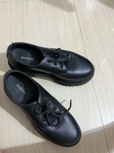 Black Shoe
