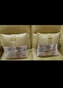 2Cushions