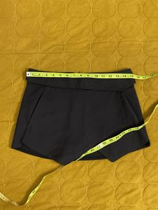 Zara black skort waist 28