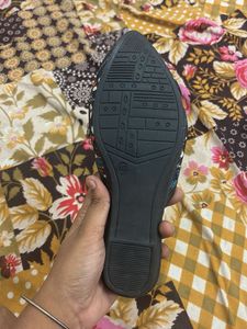 Ethnic Print Beaded Jutti Flats