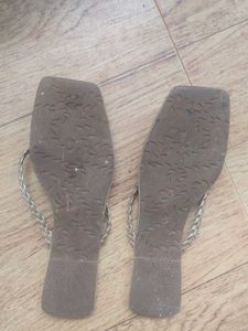 Flats For Daily Use
