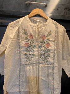 Women&#39;s Yellow Kurta