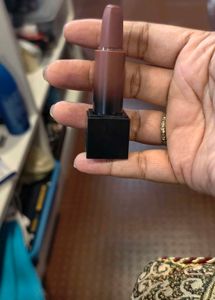 Huda Beauty Lipstick - Sweet Cheeks