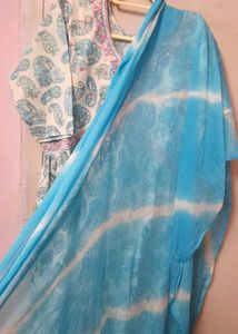 Women Ethnic Kurta Set