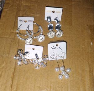 4 pairs of Earring Bundle