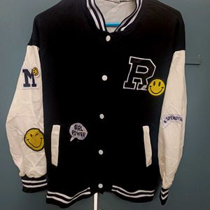 ⚫️black Varsity Jacket🎉