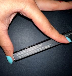 NEW HUDABEAUTY MATTE LIP CONTOUR PENCIL - Vixen