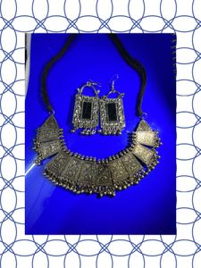 Necklace & Earring Set