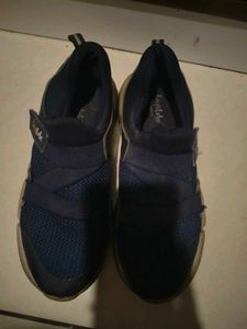 Navy Sneakers 👟