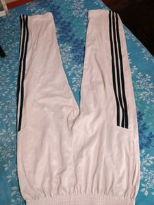 I&#39;m selling my old school lower and t shirt