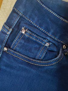 Women&#39;s Jeans