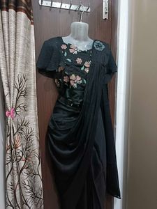 Elegant Black Saree with Floral Details And Belt