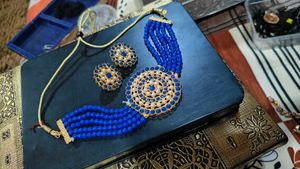 blue pearl necklace