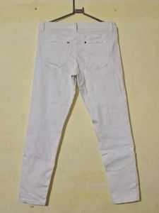 WHITE SKINNY JEANS
