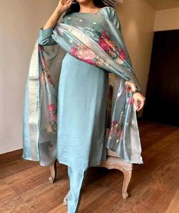 Elegant Embroidered kurta set