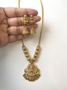 Temple Necklace Set