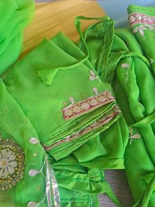 Gotapatti Rajputi poshak with Jardoshi work