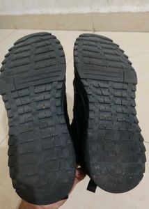 OG-19 Campus black sneakers