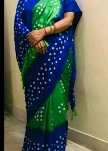 crape Bandhani Saree - Blue & Green